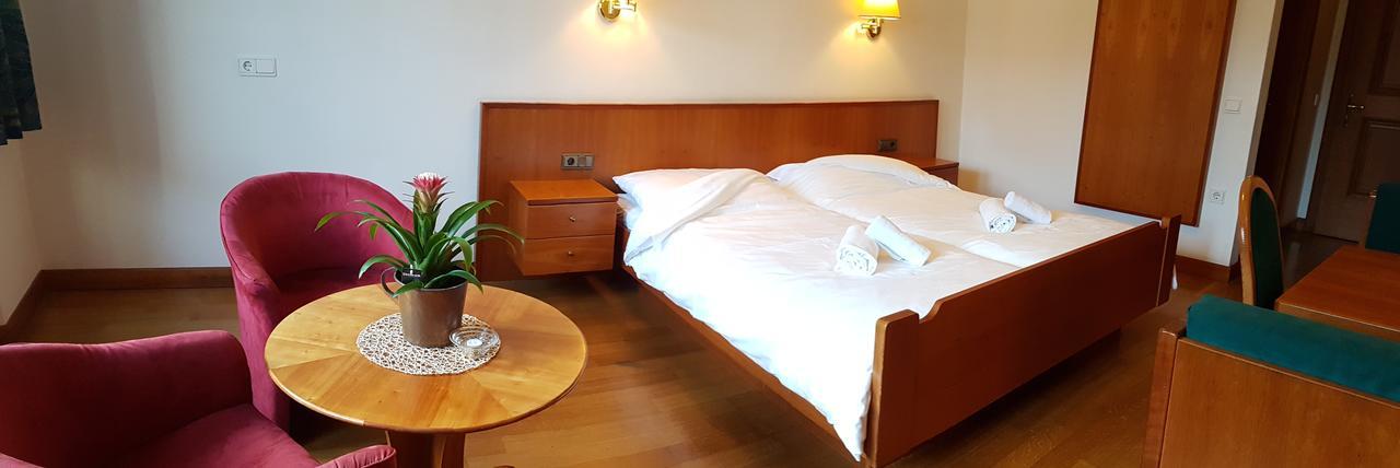 Weisses Roessl Bed & Breakfast Appiano Sulla Strada Del Vino Dış mekan fotoğraf