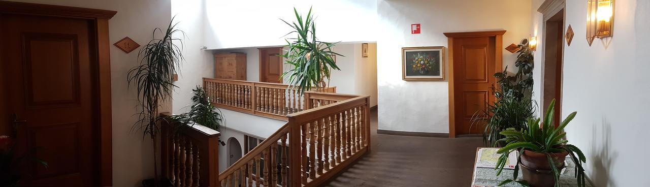 Weisses Roessl Bed & Breakfast Appiano Sulla Strada Del Vino Dış mekan fotoğraf